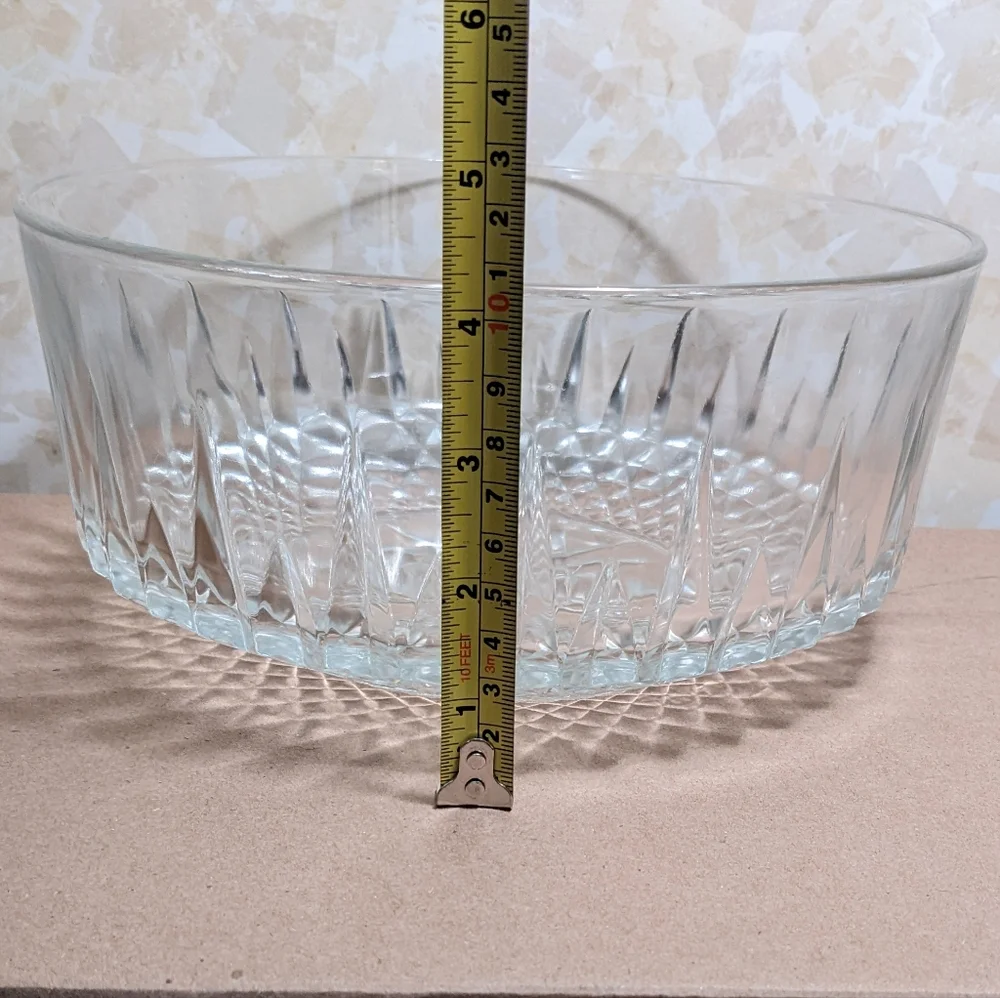 Intricate Heavyweight Clear Glass Bowl with Crystal Cut Starburst Pattern - Picture 8 of 8